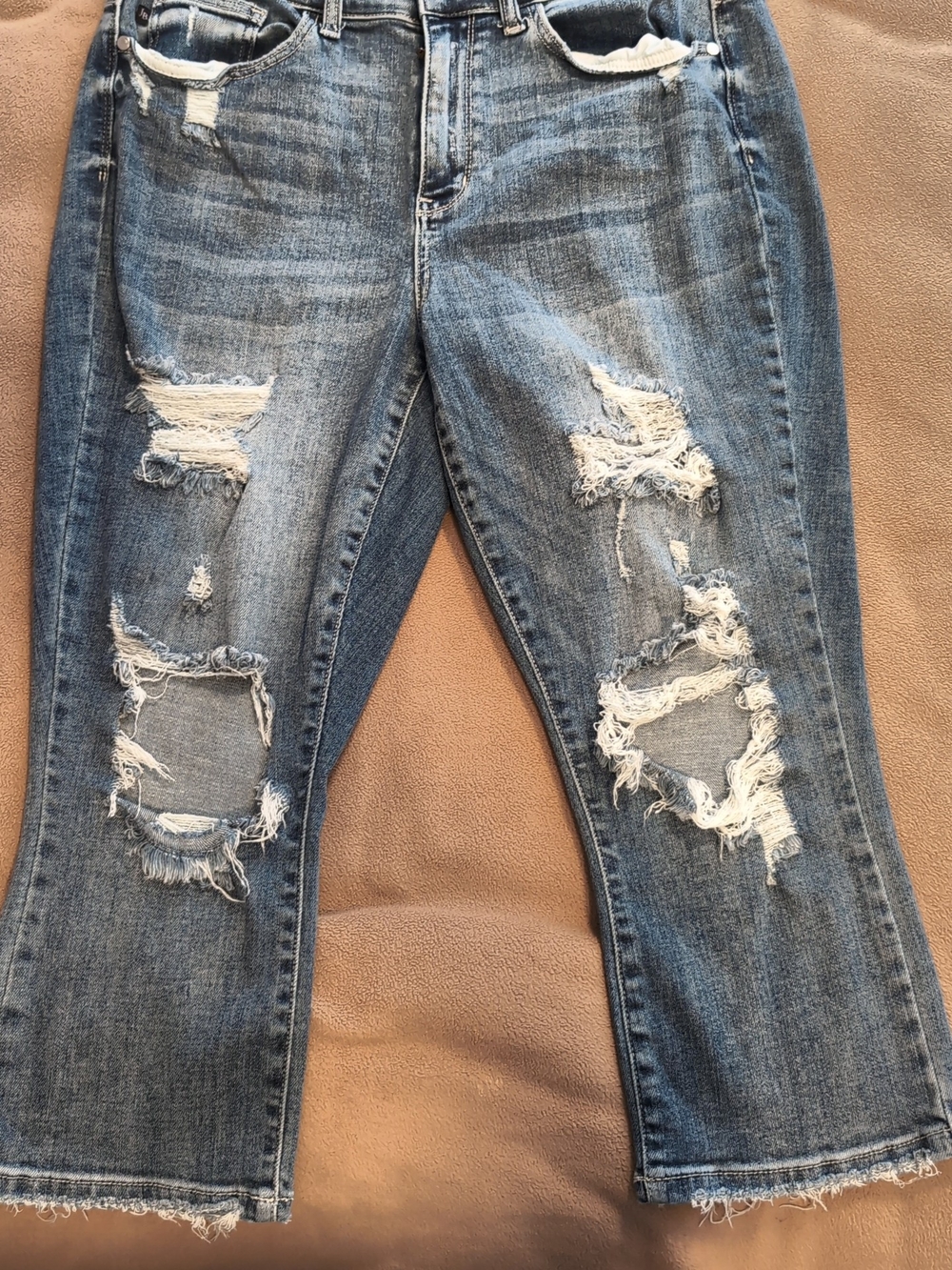 Judy Blue Distressed Medium Blue Cropped Ankle Jeans